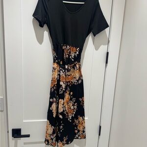 Tropical Floral T-shirt Dress Black Size Medium. New